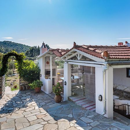 Villa Pine Trees By Kardous Alikias Exterior foto