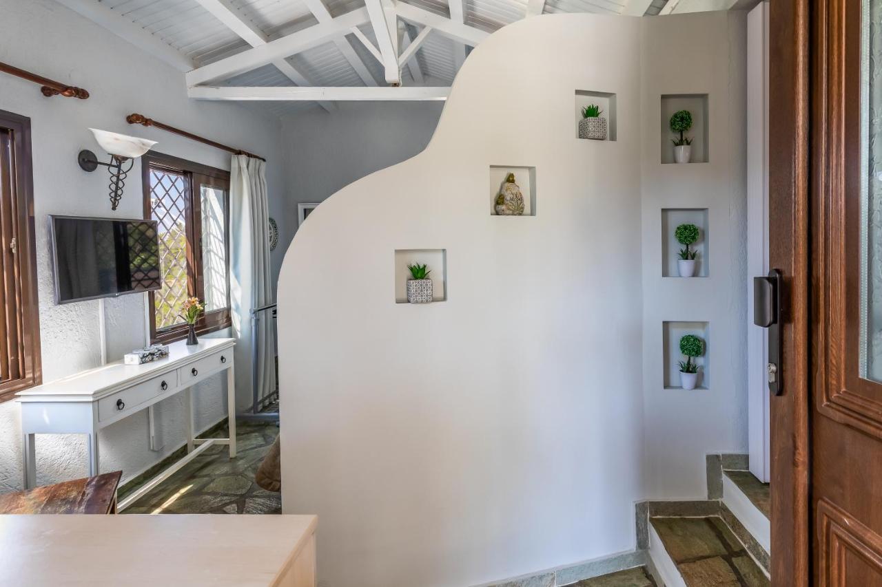 Villa Pine Trees By Kardous Alikias Exterior foto